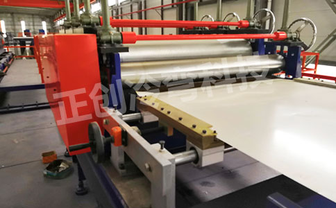 全自動PU彩鋼瓦發泡機